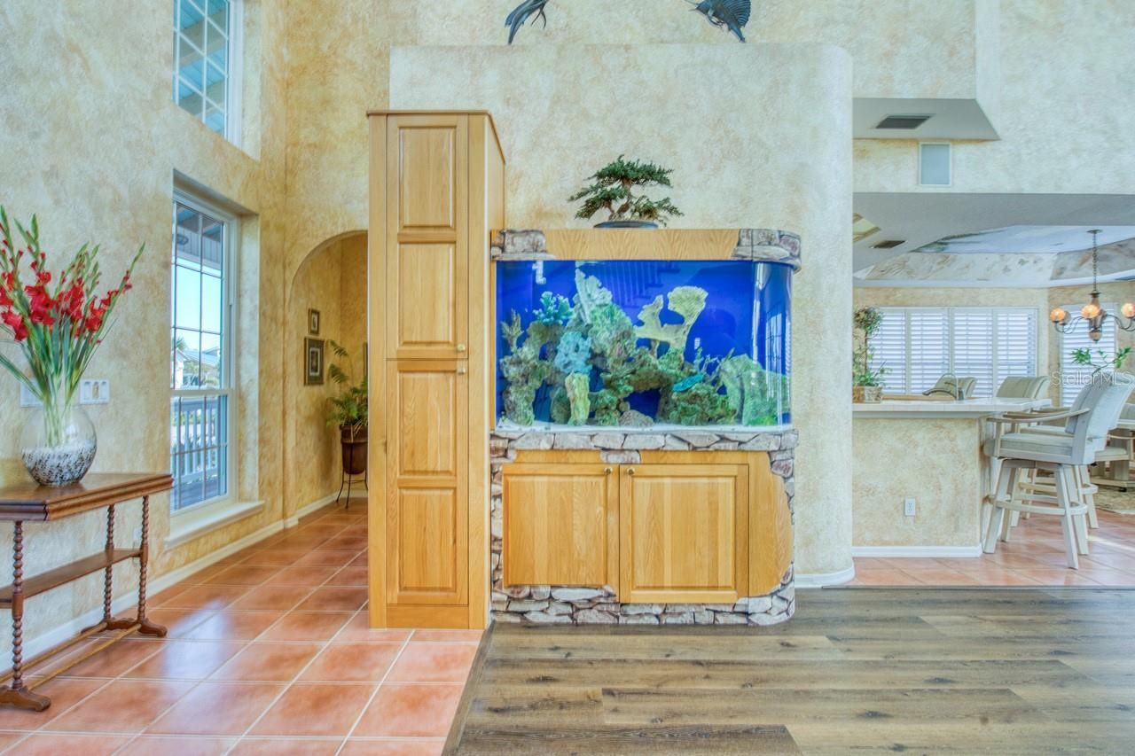 2829 Seabreeze Drive S, Gulfport, FL 33707 Photo