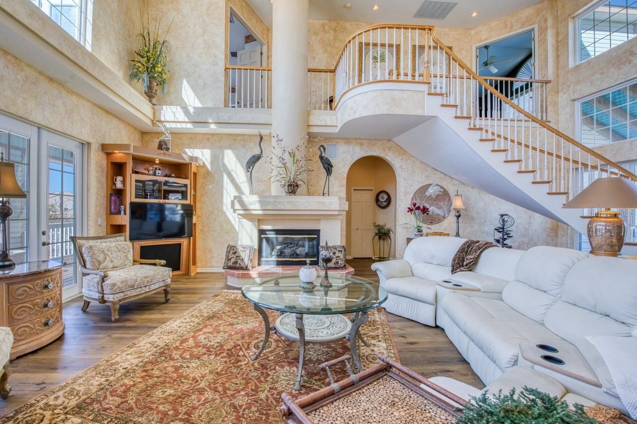 2829 Seabreeze Drive S, Gulfport, FL 33707 Photo