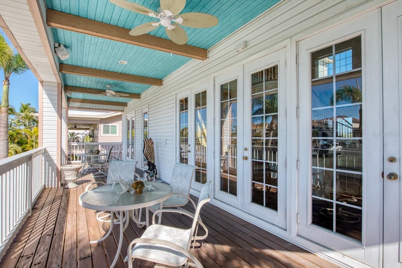 2829 Seabreeze Drive S, Gulfport, FL 33707 Photo