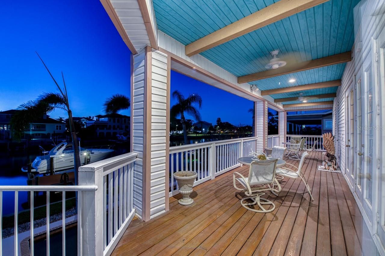 2829 Seabreeze Drive S, Gulfport, FL 33707 Photo