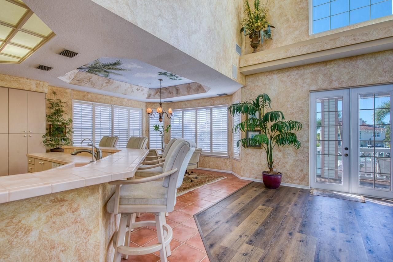 2829 Seabreeze Drive S, Gulfport, FL 33707 Photo