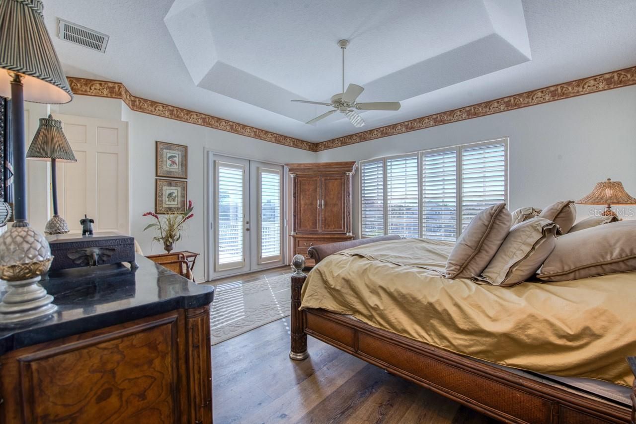 2829 Seabreeze Drive S, Gulfport, FL 33707 Photo