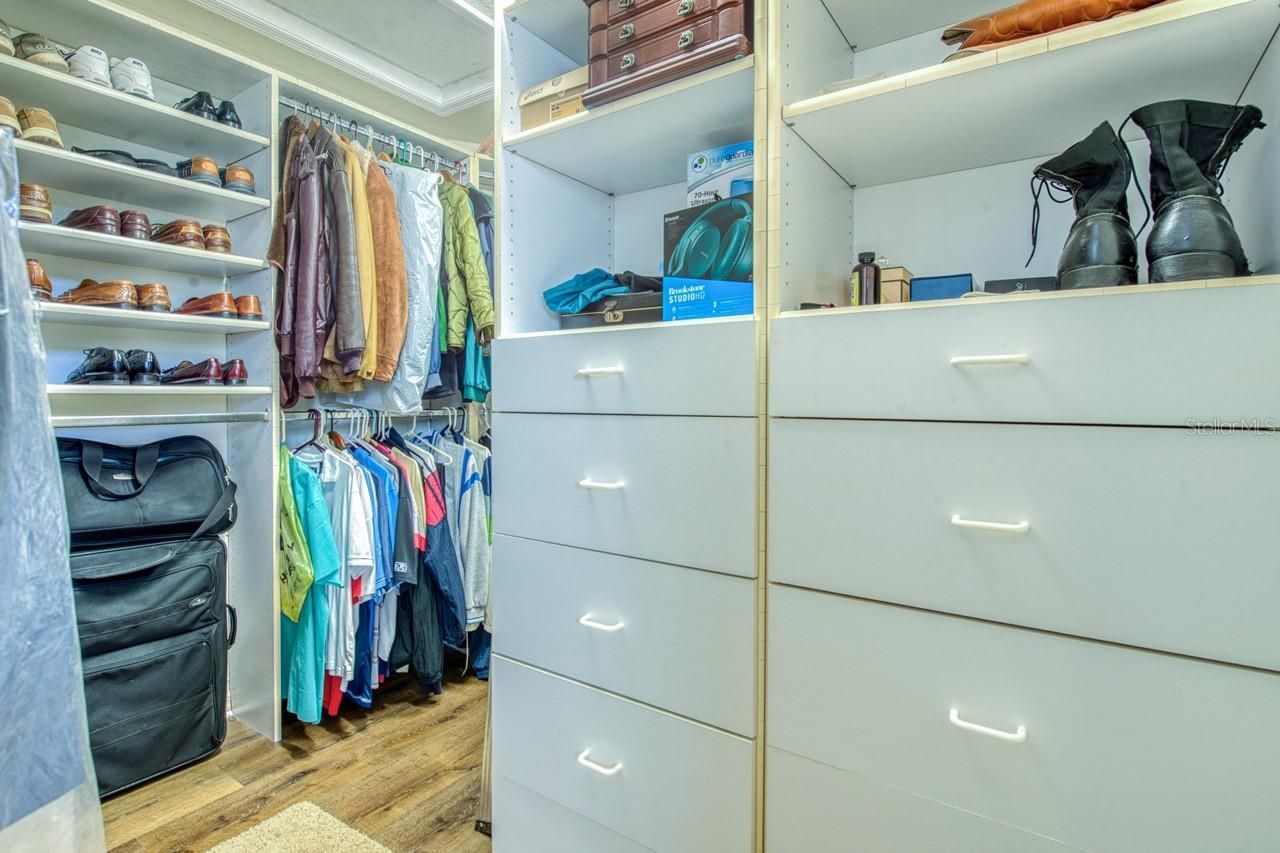 2829 Seabreeze Drive S, Gulfport, FL 33707 Photo