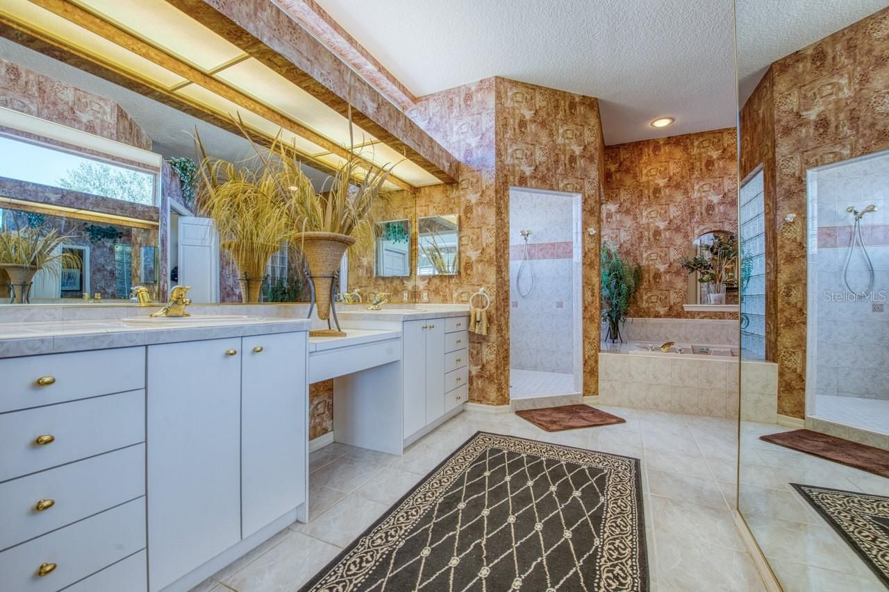 2829 Seabreeze Drive S, Gulfport, FL 33707 Photo