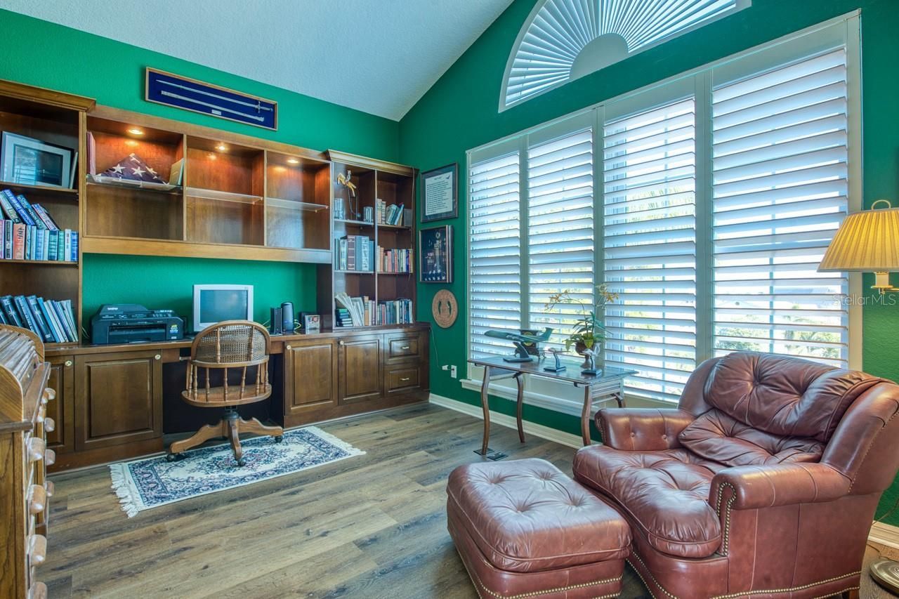 2829 Seabreeze Drive S, Gulfport, FL 33707 Photo