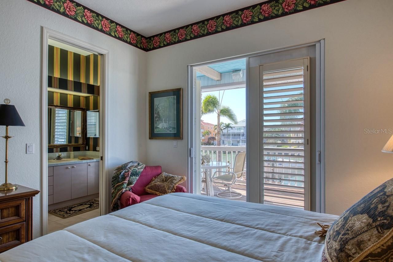 2829 Seabreeze Drive S, Gulfport, FL 33707 Photo