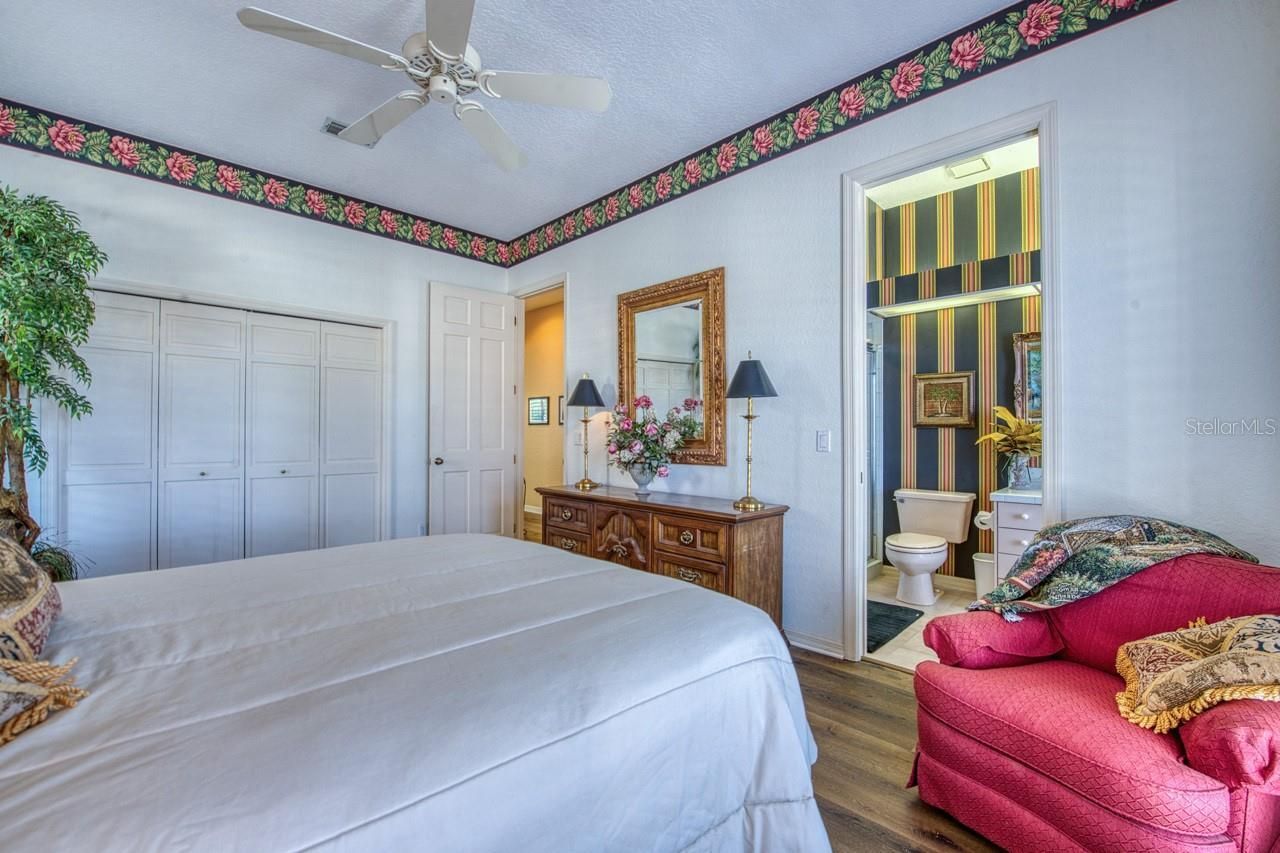 2829 Seabreeze Drive S, Gulfport, FL 33707 Photo