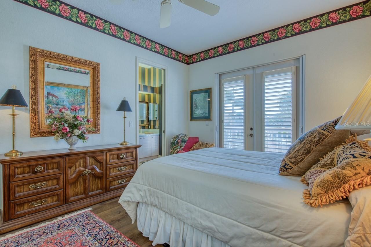 2829 Seabreeze Drive S, Gulfport, FL 33707 Photo