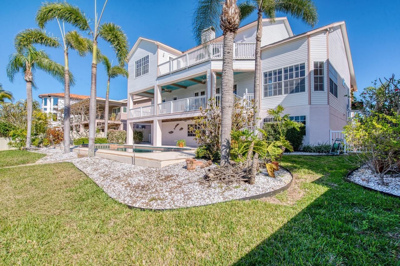 2829 Seabreeze Drive S, Gulfport, FL 33707 Photo