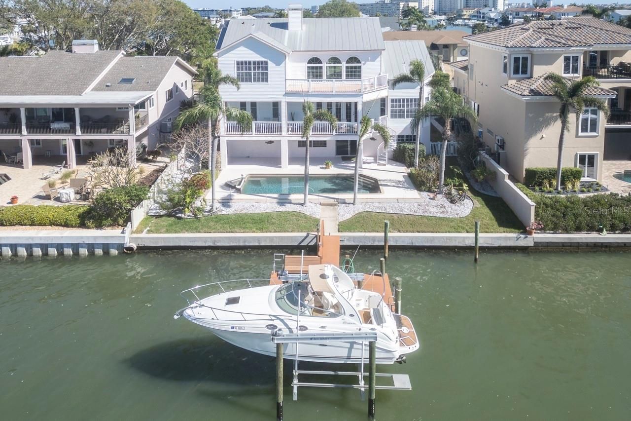 2829 Seabreeze Drive S, Gulfport, FL 33707 Photo