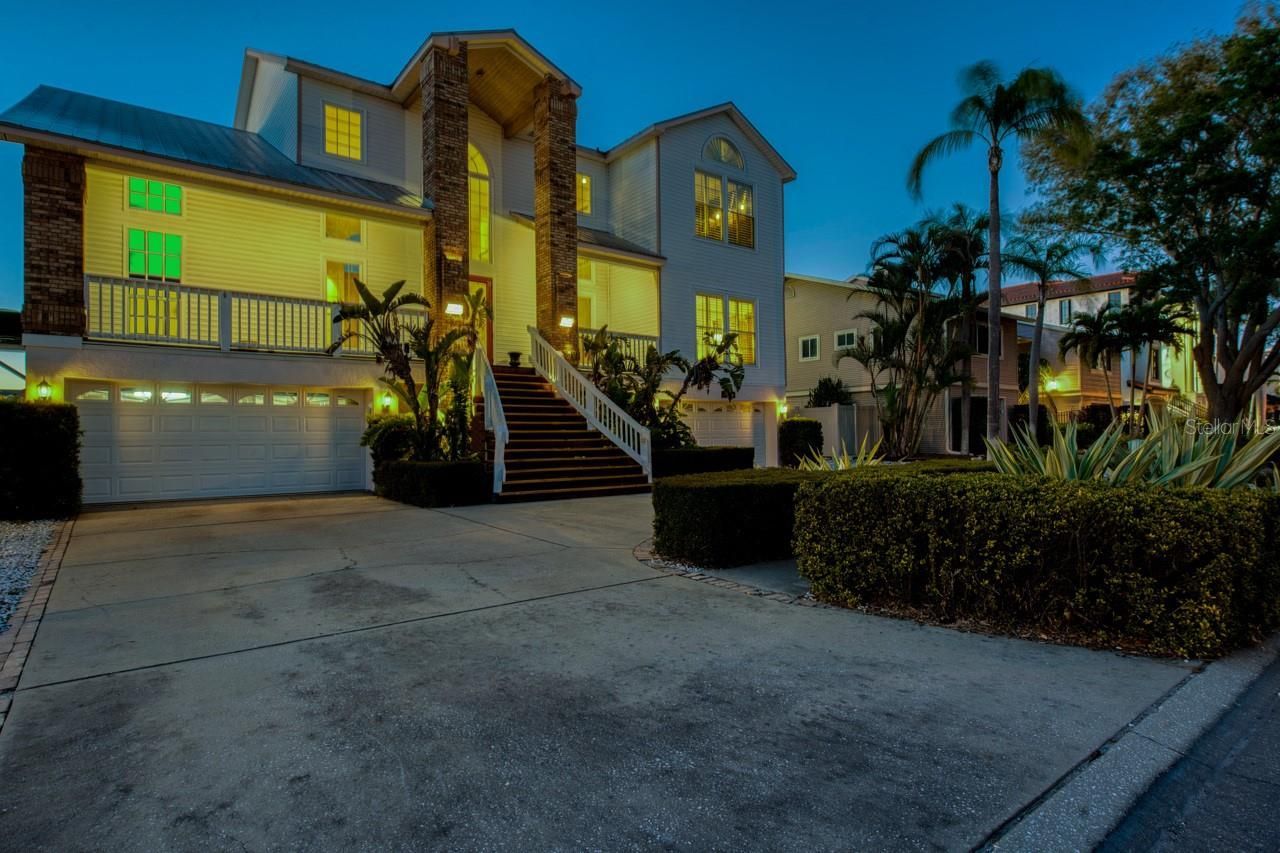 2829 Seabreeze Drive S, Gulfport, FL 33707 Photo