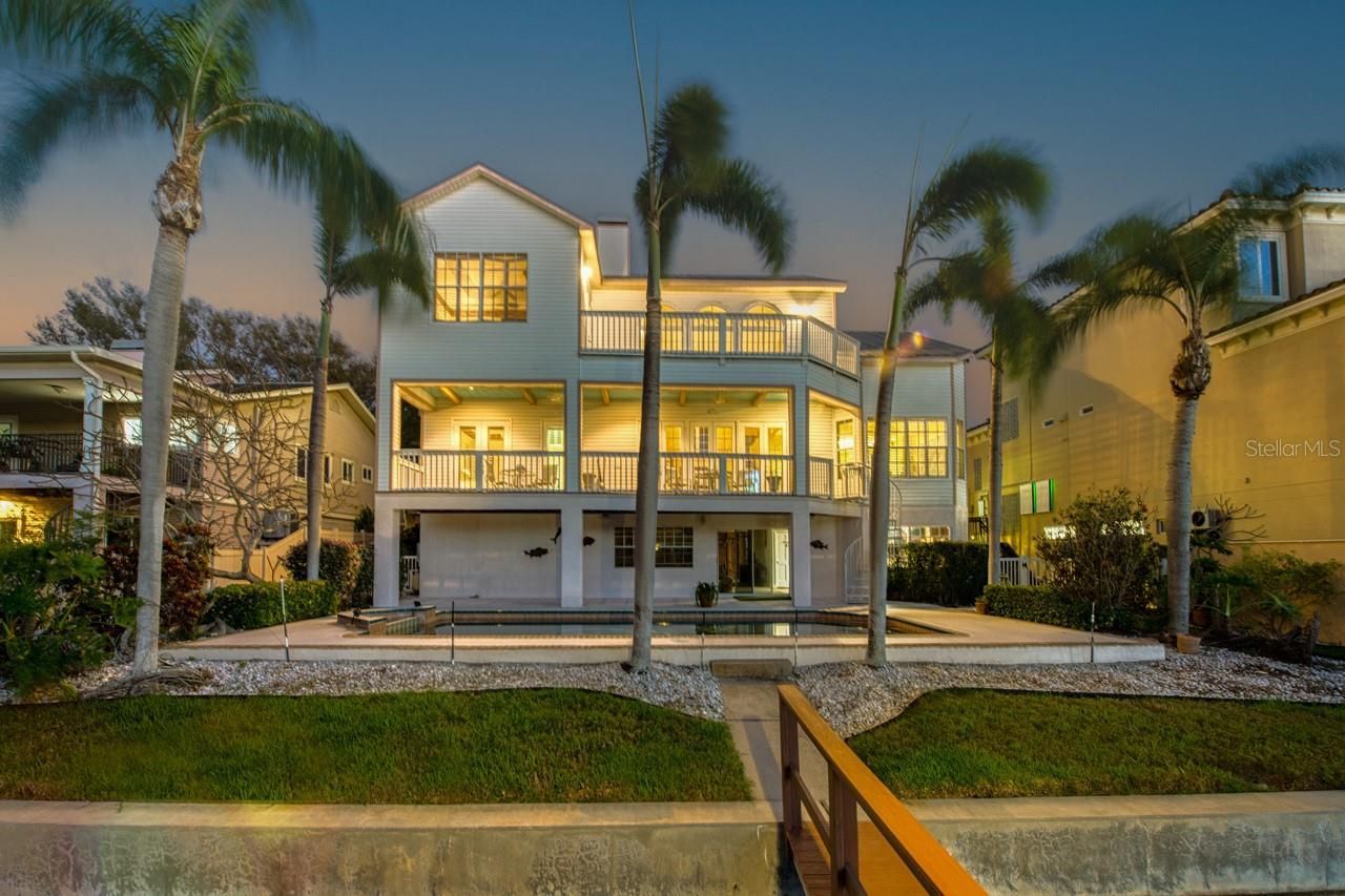 2829 Seabreeze Drive S, Gulfport, FL 33707 Photo