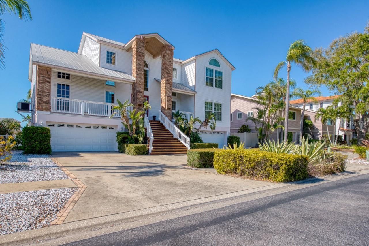 2829 Seabreeze Drive S, Gulfport, FL 33707 Photo