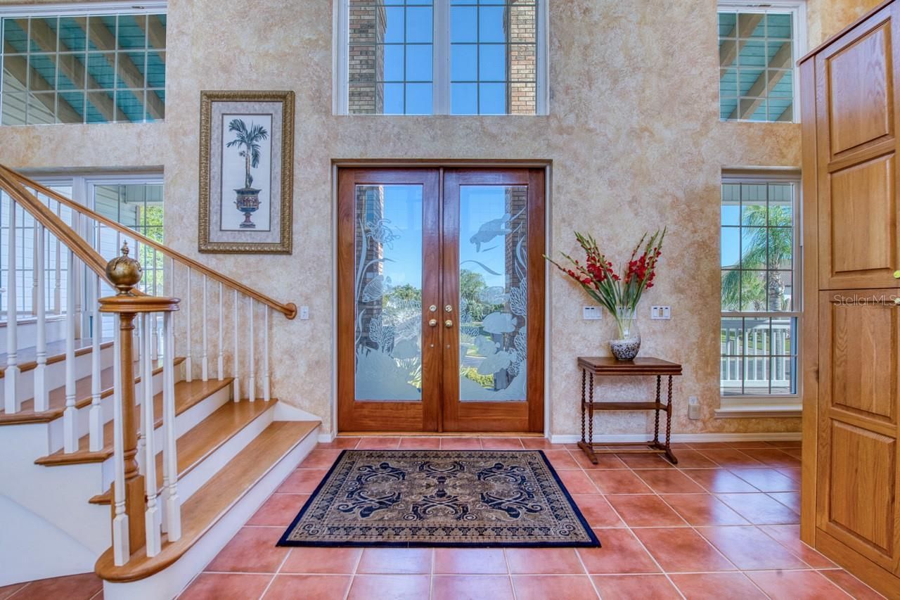 2829 Seabreeze Drive S, Gulfport, FL 33707 Photo