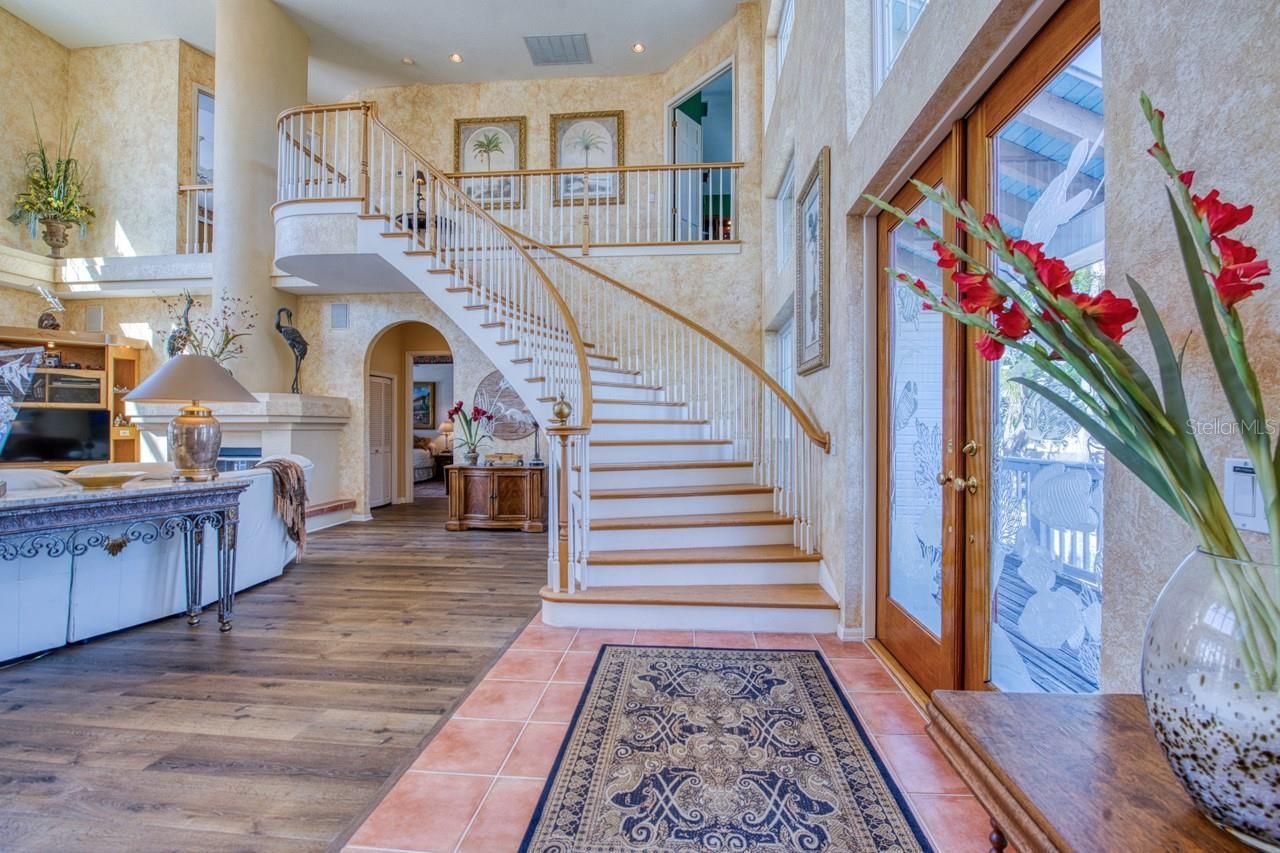 2829 Seabreeze Drive S, Gulfport, FL 33707 Photo