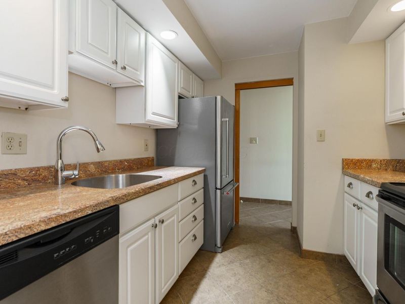 1000 Urlin Avenue, Unit 1407, Columbus, OH 43212 Photo 11