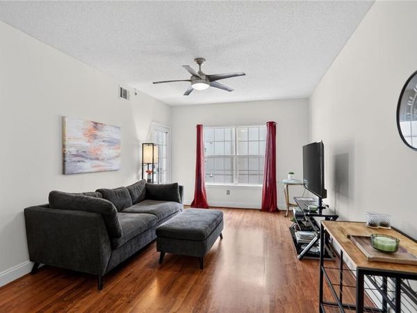1074 Peachtree Walk NE, Unit B323, Atlanta, GA 30309