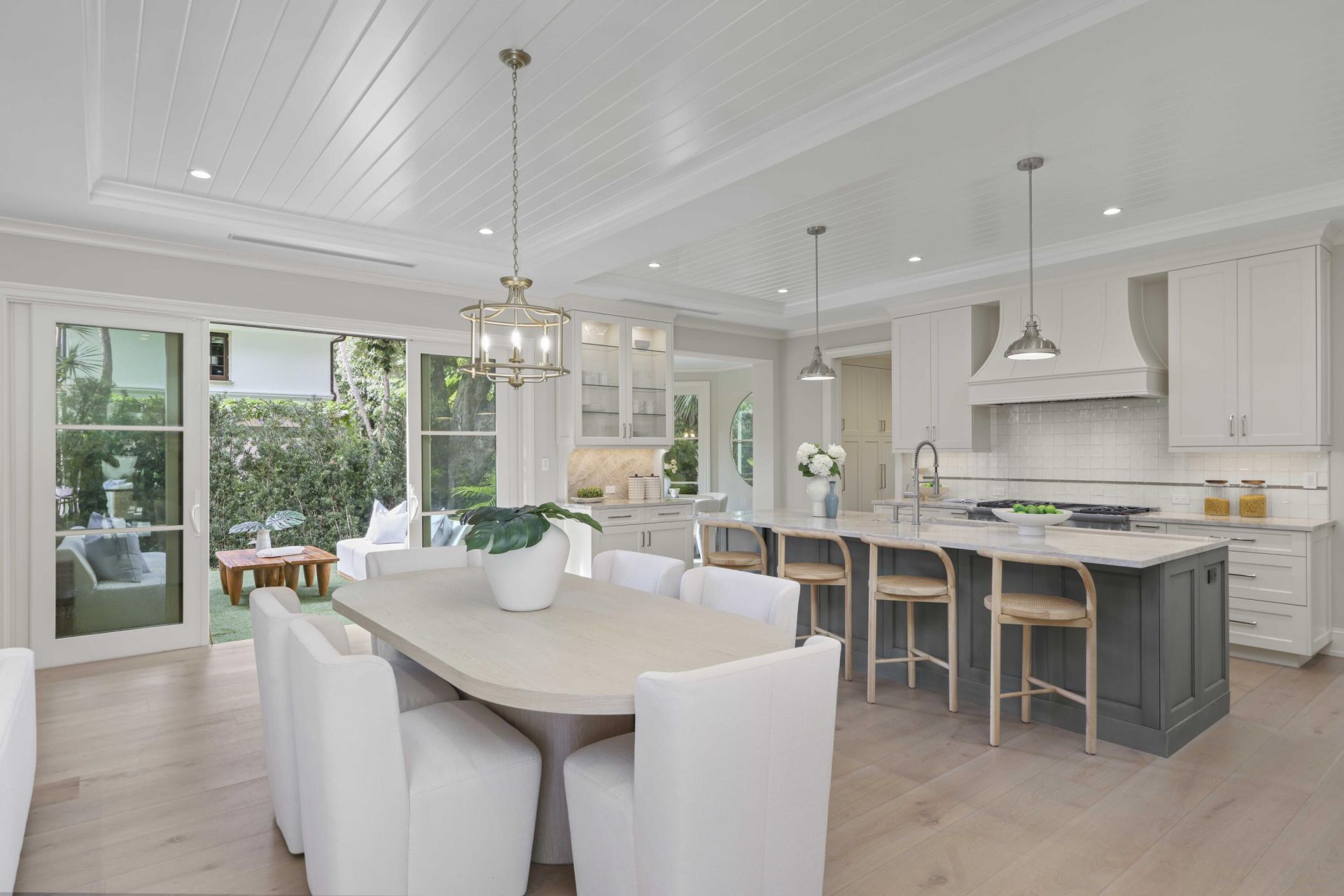 433 Antigua Lane, Palm Beach, FL 33480 Photo