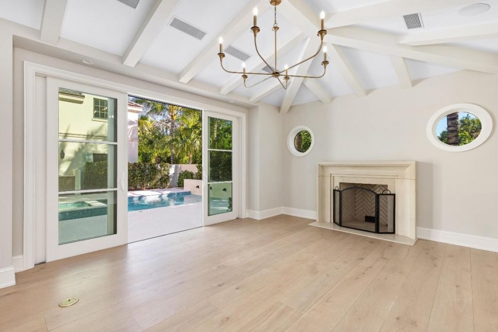 433 Antigua Lane, Palm Beach, FL 33480 Photo