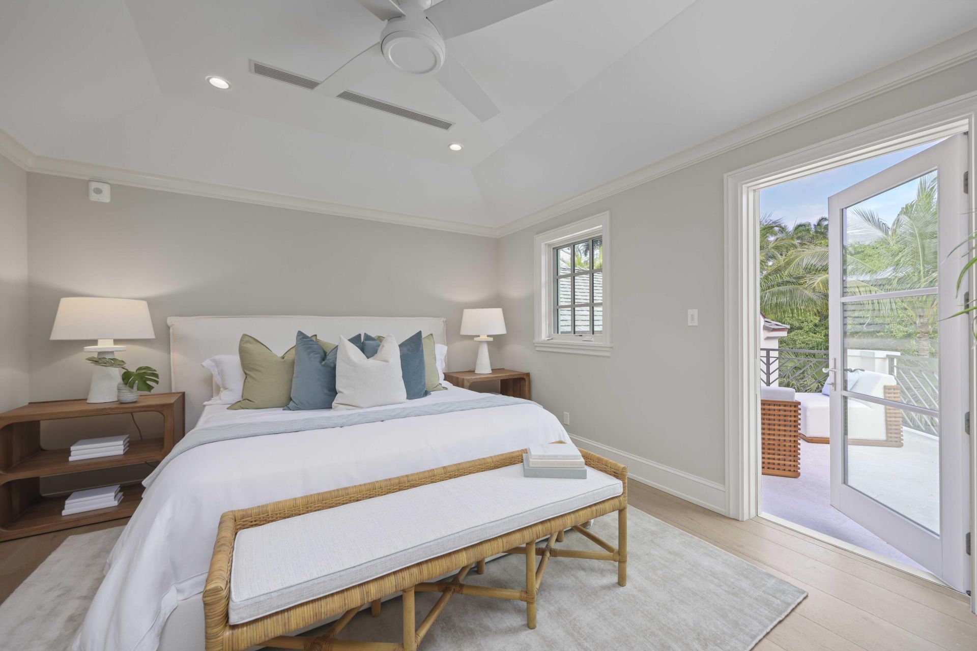 433 Antigua Lane, Palm Beach, FL 33480 Photo