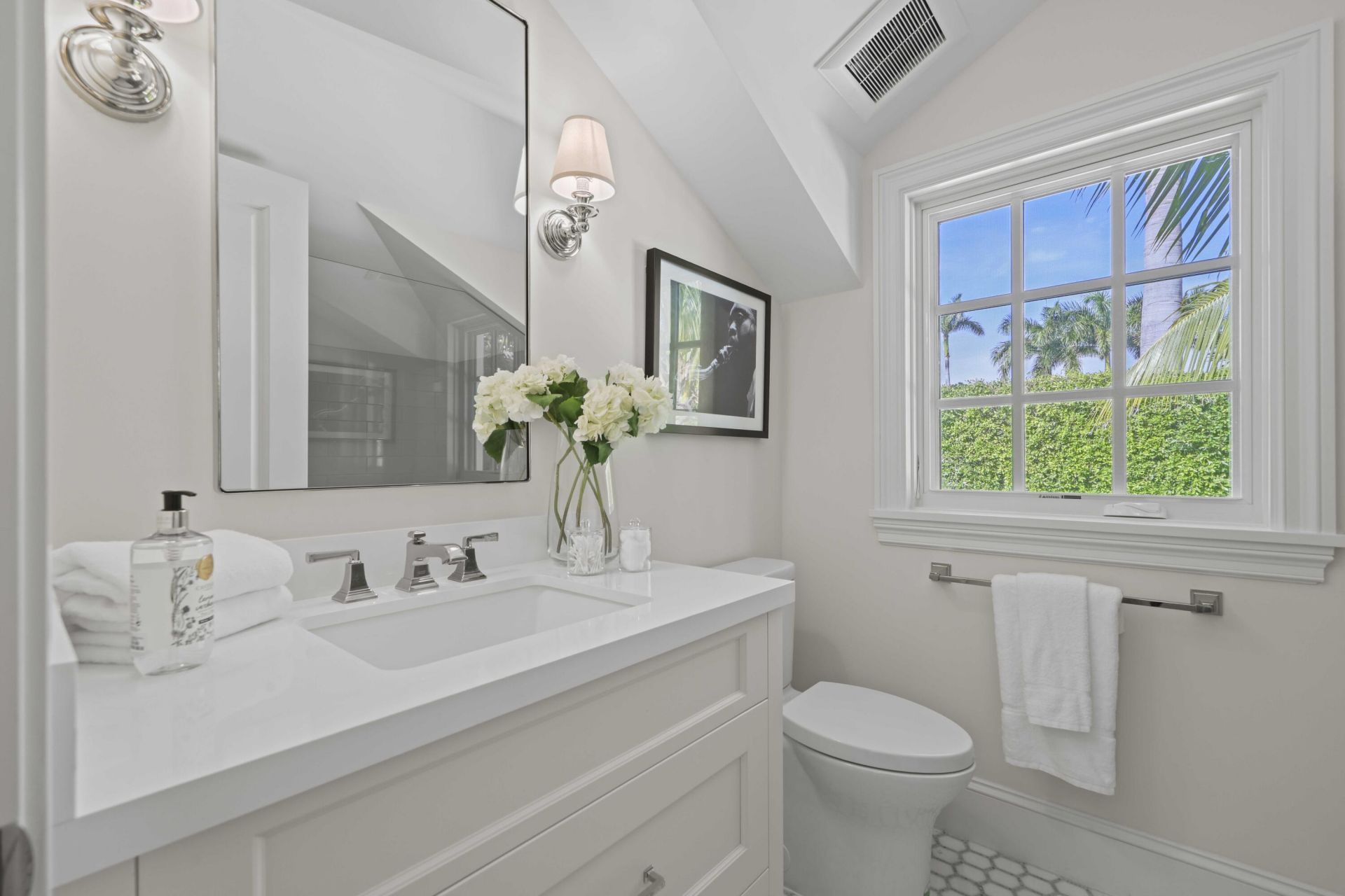 433 Antigua Lane, Palm Beach, FL 33480 Photo