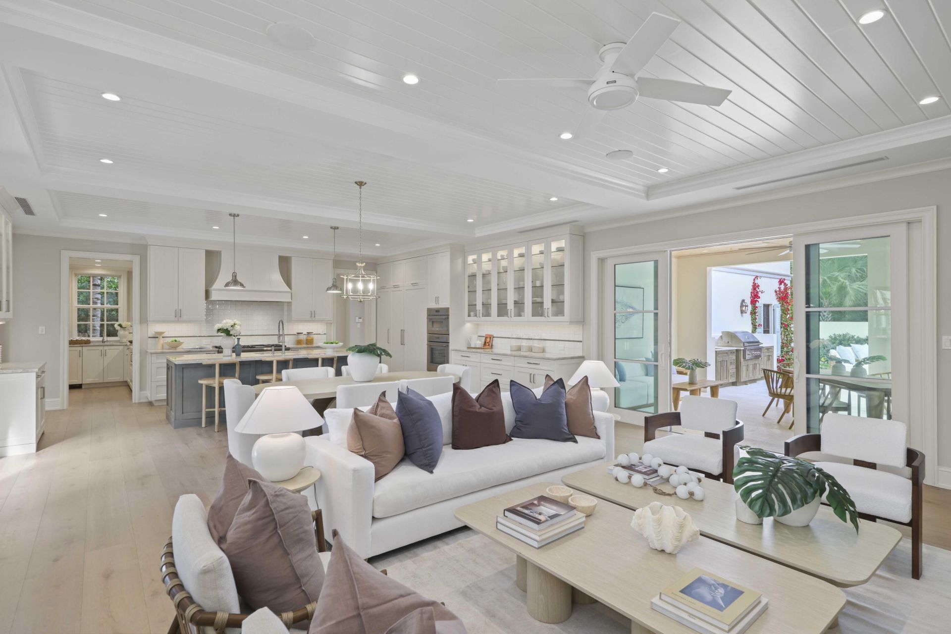 433 Antigua Lane, Palm Beach, FL 33480 Photo