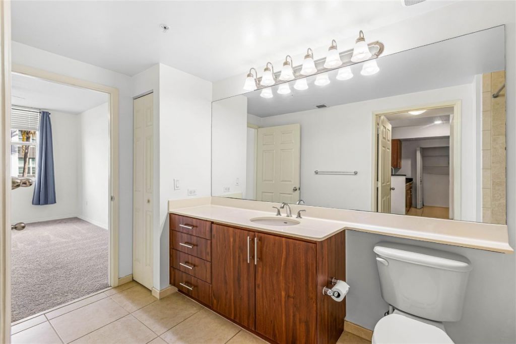 2421 NE 65th Street, Unit 318, Fort Lauderdale, FL 33308 Photo