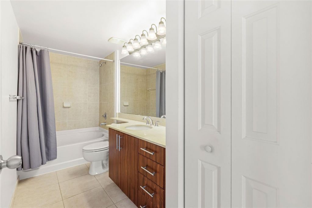 2421 NE 65th Street, Unit 318, Fort Lauderdale, FL 33308 Photo