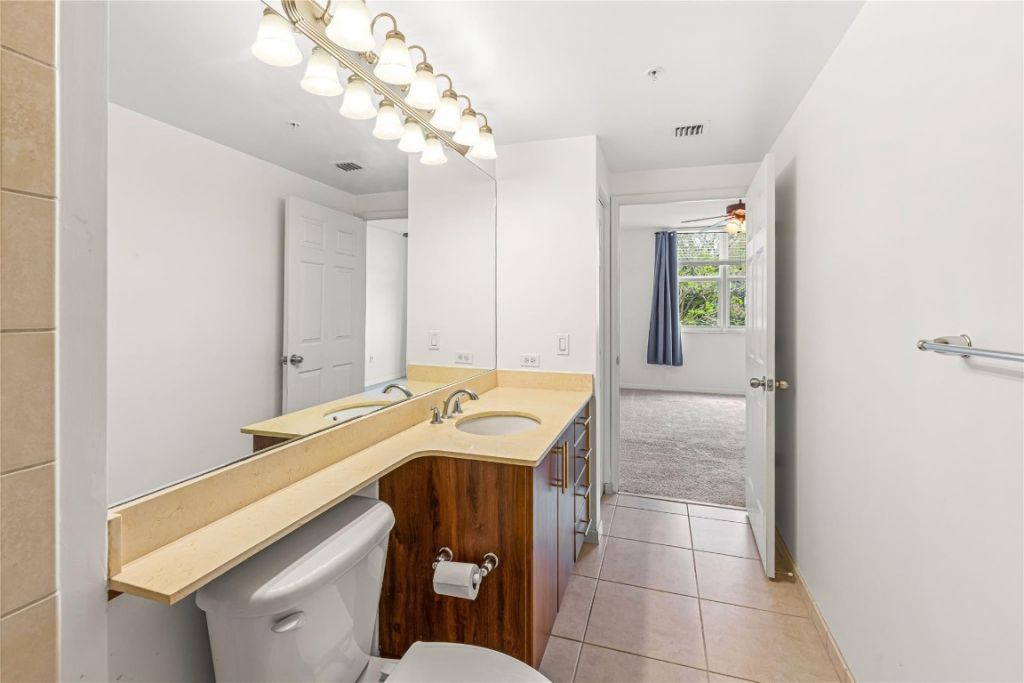 2421 NE 65th Street, Unit 318, Fort Lauderdale, FL 33308 Photo