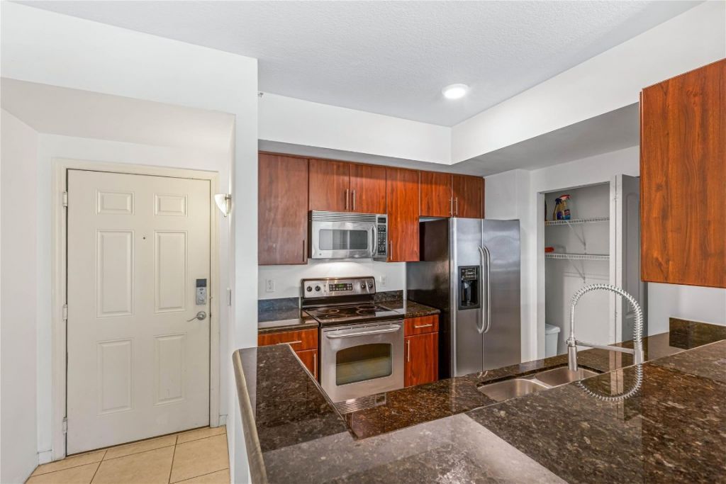 2421 NE 65th Street, Unit 318, Fort Lauderdale, FL 33308 Photo