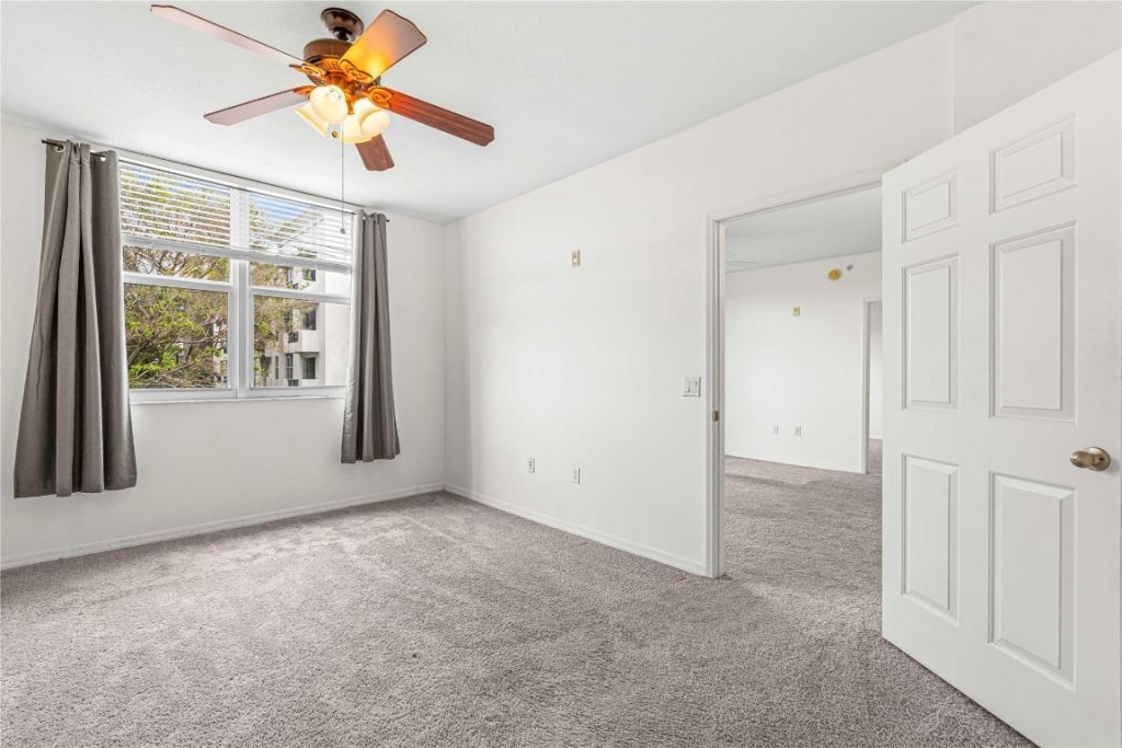 2421 NE 65th Street, Unit 318, Fort Lauderdale, FL 33308 Photo