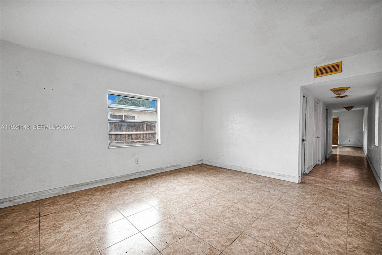 2614 W 8th Ct , Hialeah, FL 33010 Photo