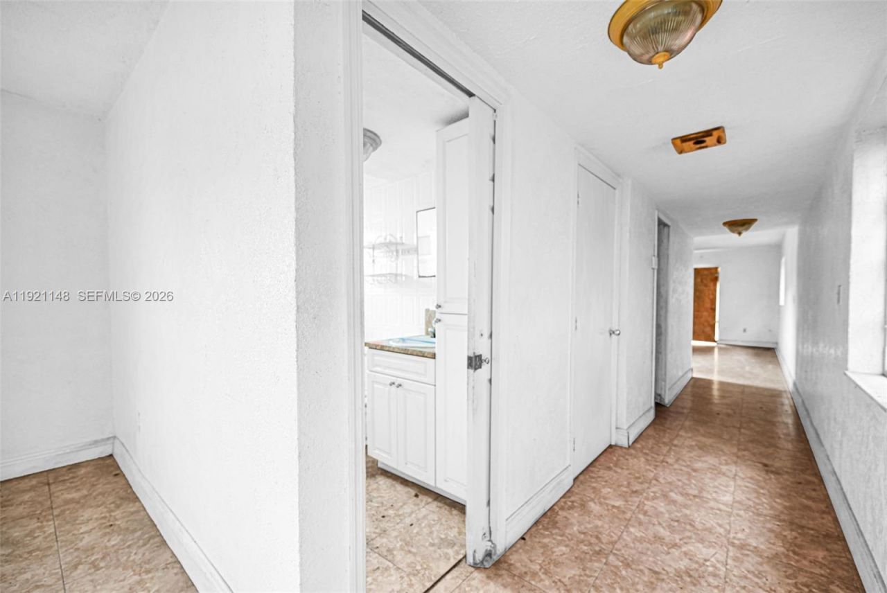 2614 W 8th Ct , Hialeah, FL 33010 Photo