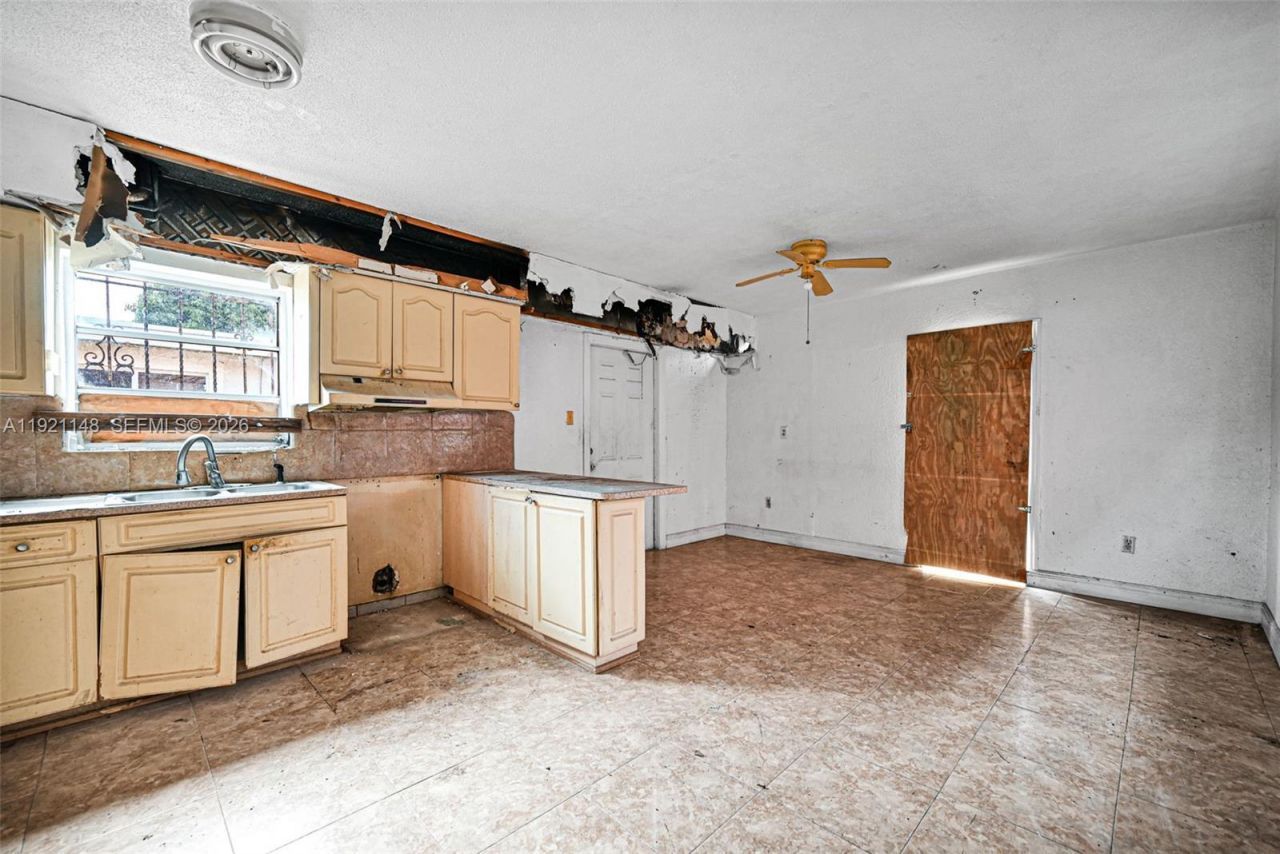 2614 W 8th Ct , Hialeah, FL 33010 Photo