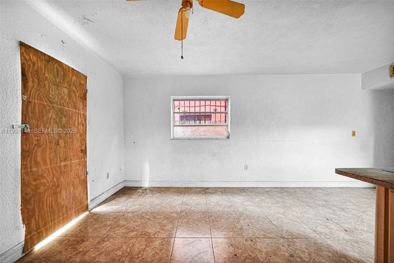 2614 W 8th Ct , Hialeah, FL 33010 Photo