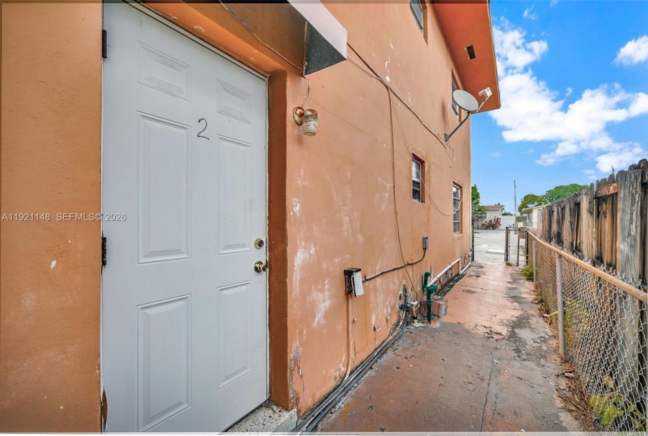 2614 W 8th Ct , Hialeah, FL 33010 Photo