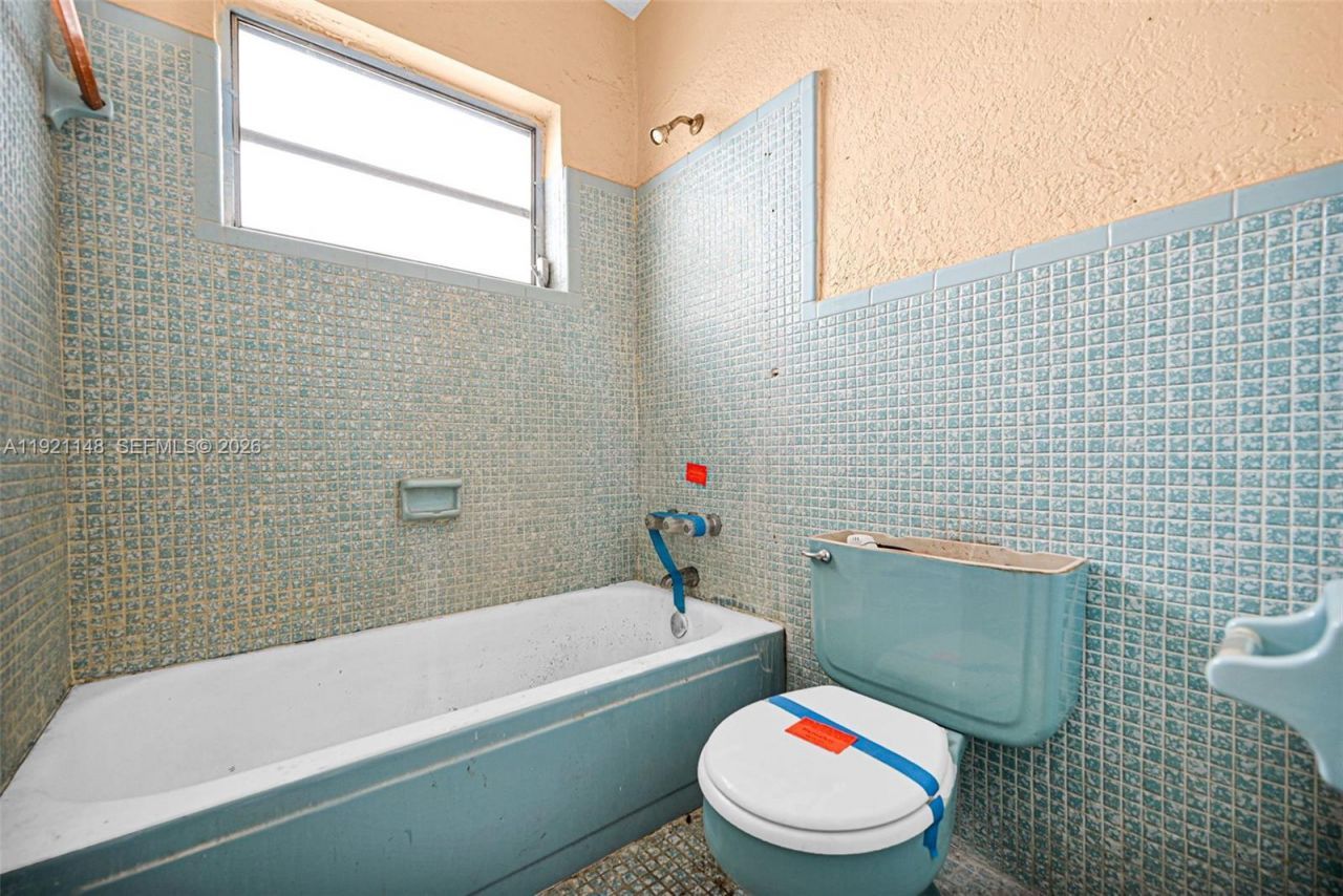 2614 W 8th Ct , Hialeah, FL 33010 Photo