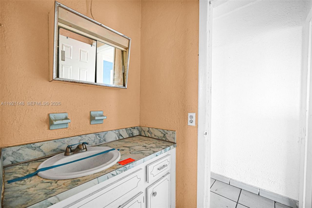 2614 W 8th Ct , Hialeah, FL 33010 Photo