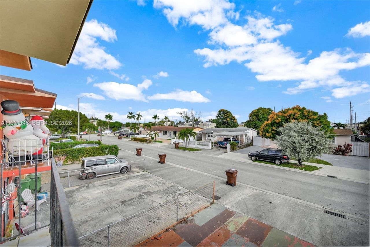 2614 W 8th Ct , Hialeah, FL 33010 Photo