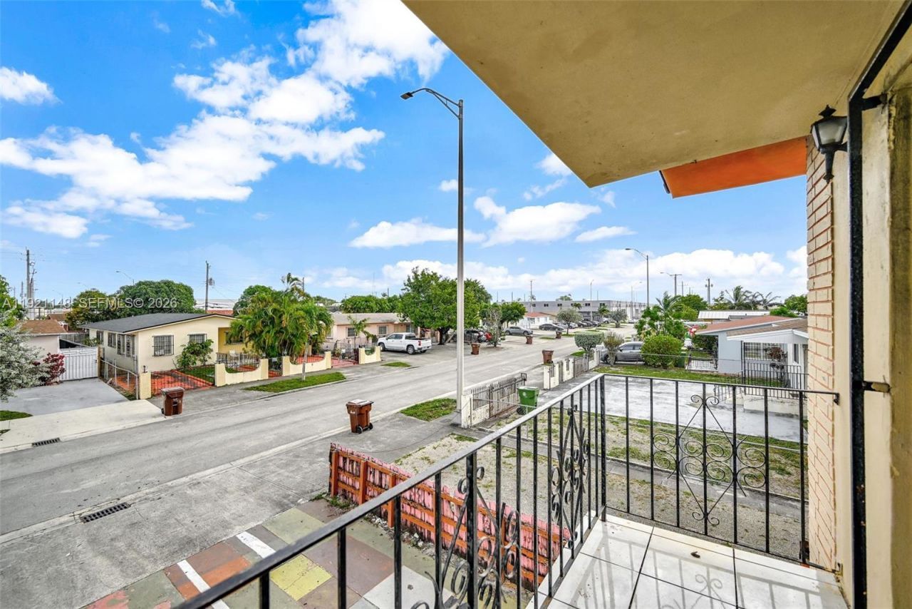 2614 W 8th Ct , Hialeah, FL 33010 Photo