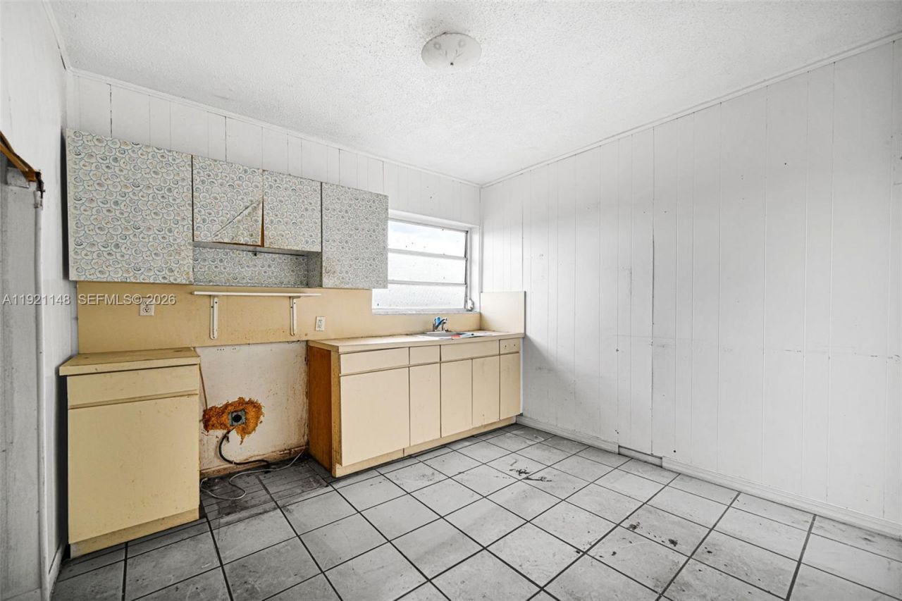 2614 W 8th Ct , Hialeah, FL 33010 Photo