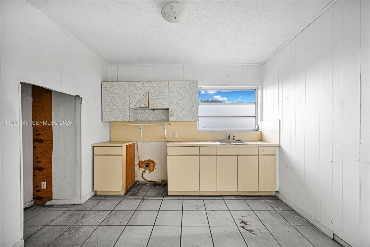 2614 W 8th Ct , Hialeah, FL 33010 Photo