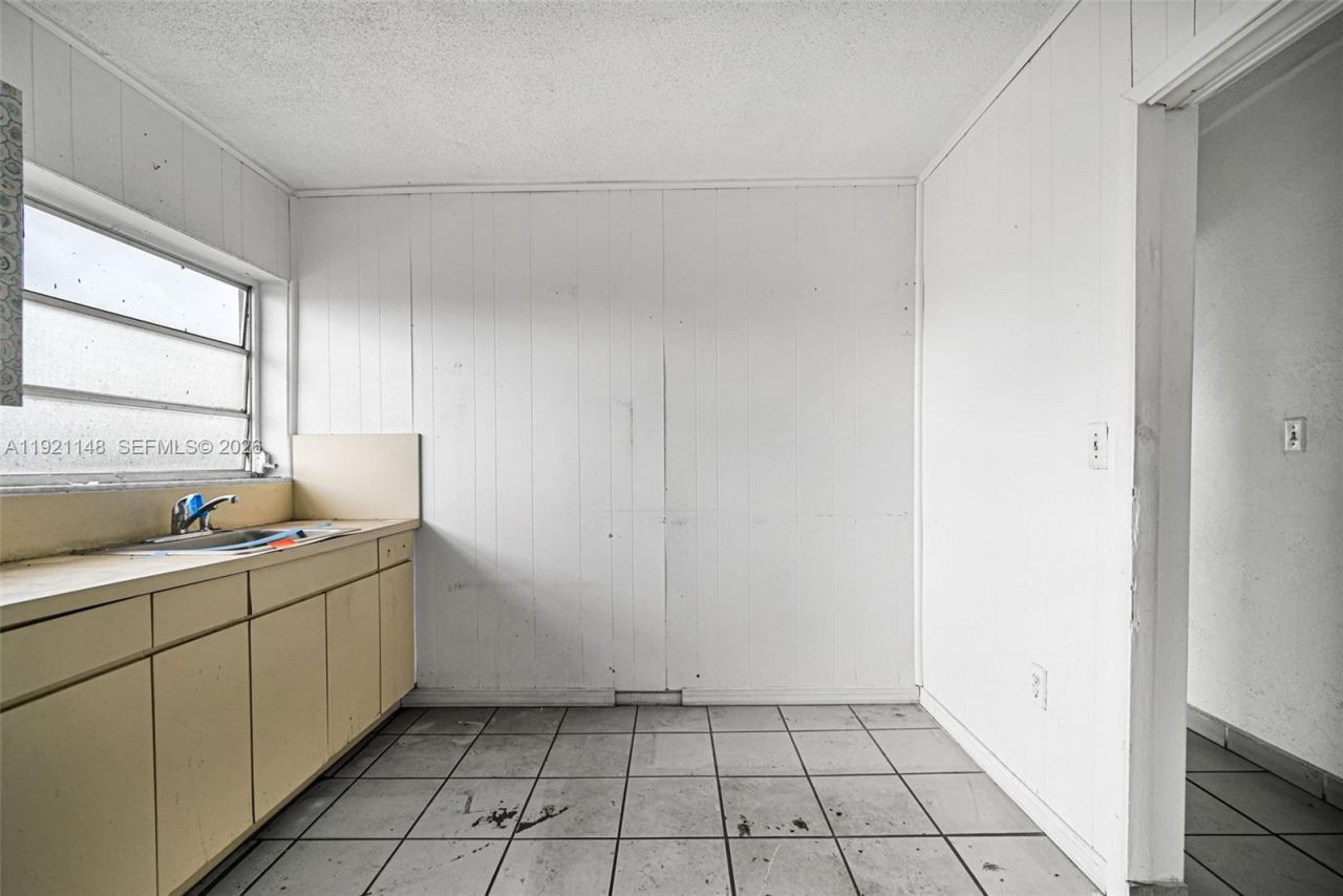 2614 W 8th Ct , Hialeah, FL 33010 Photo