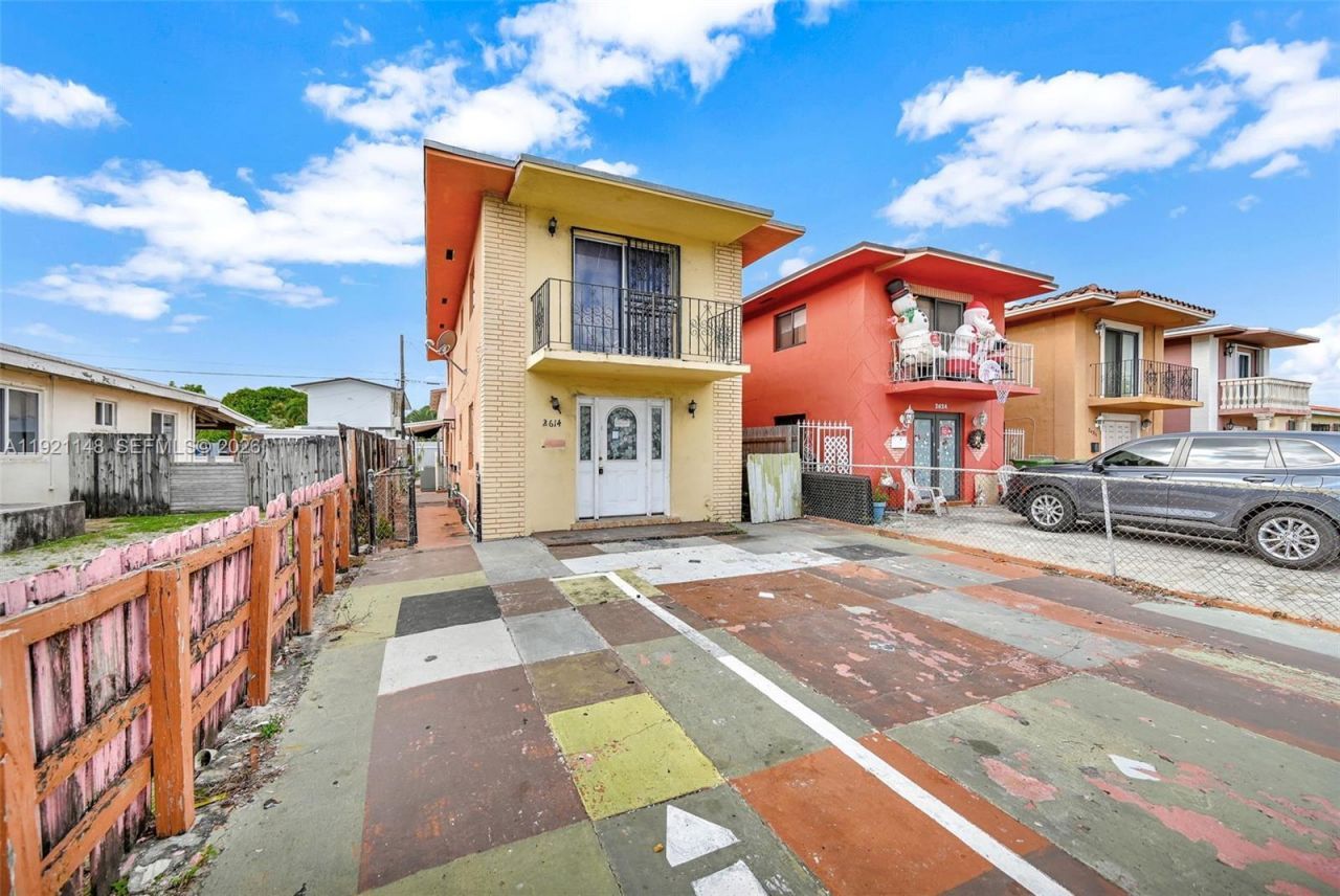 2614 W 8th Ct , Hialeah, FL 33010 Photo