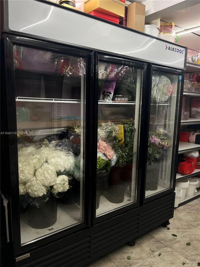 27, Miami, FL 33125 Photo