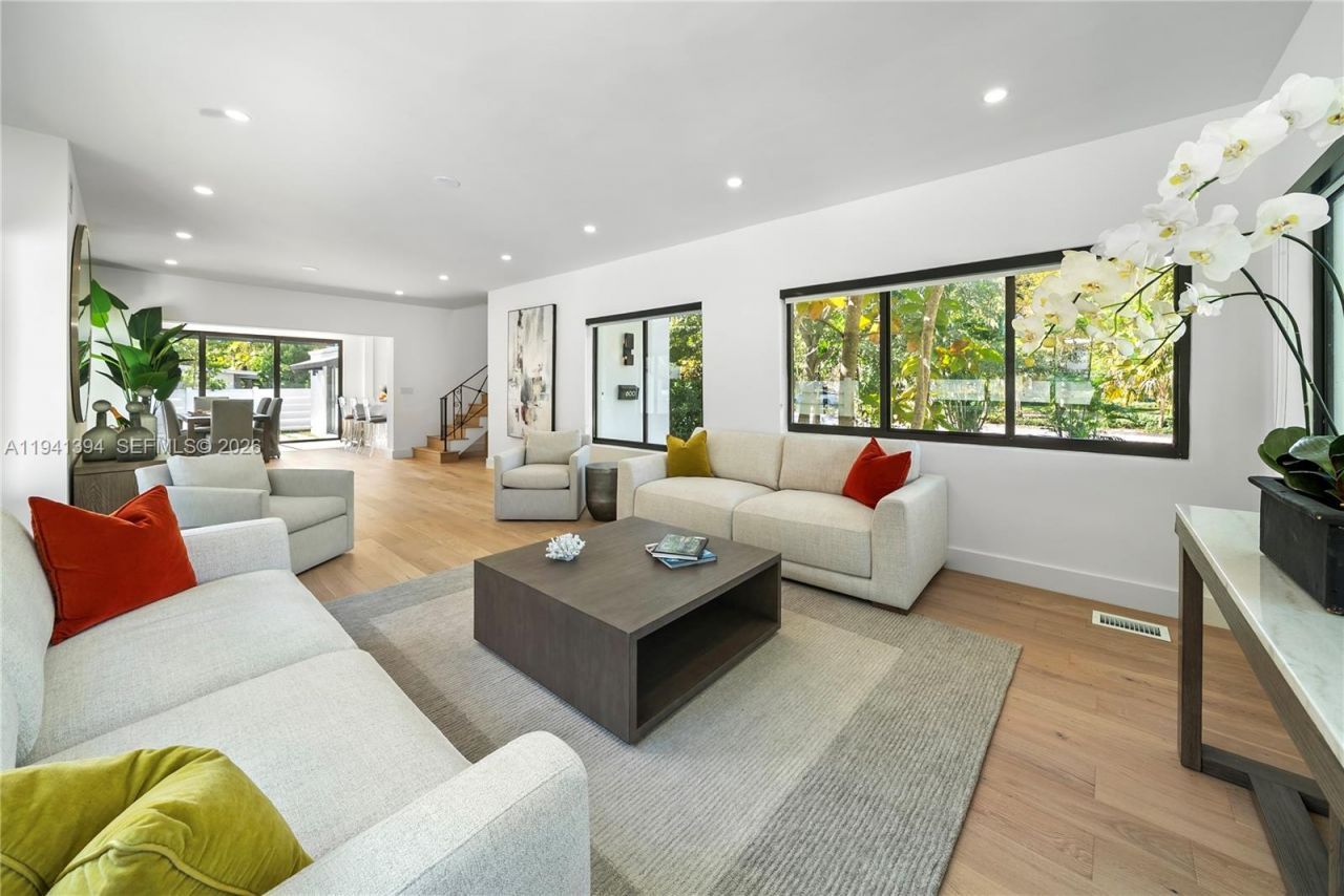 600 NE 57th St, Miami, FL 33137 Photo