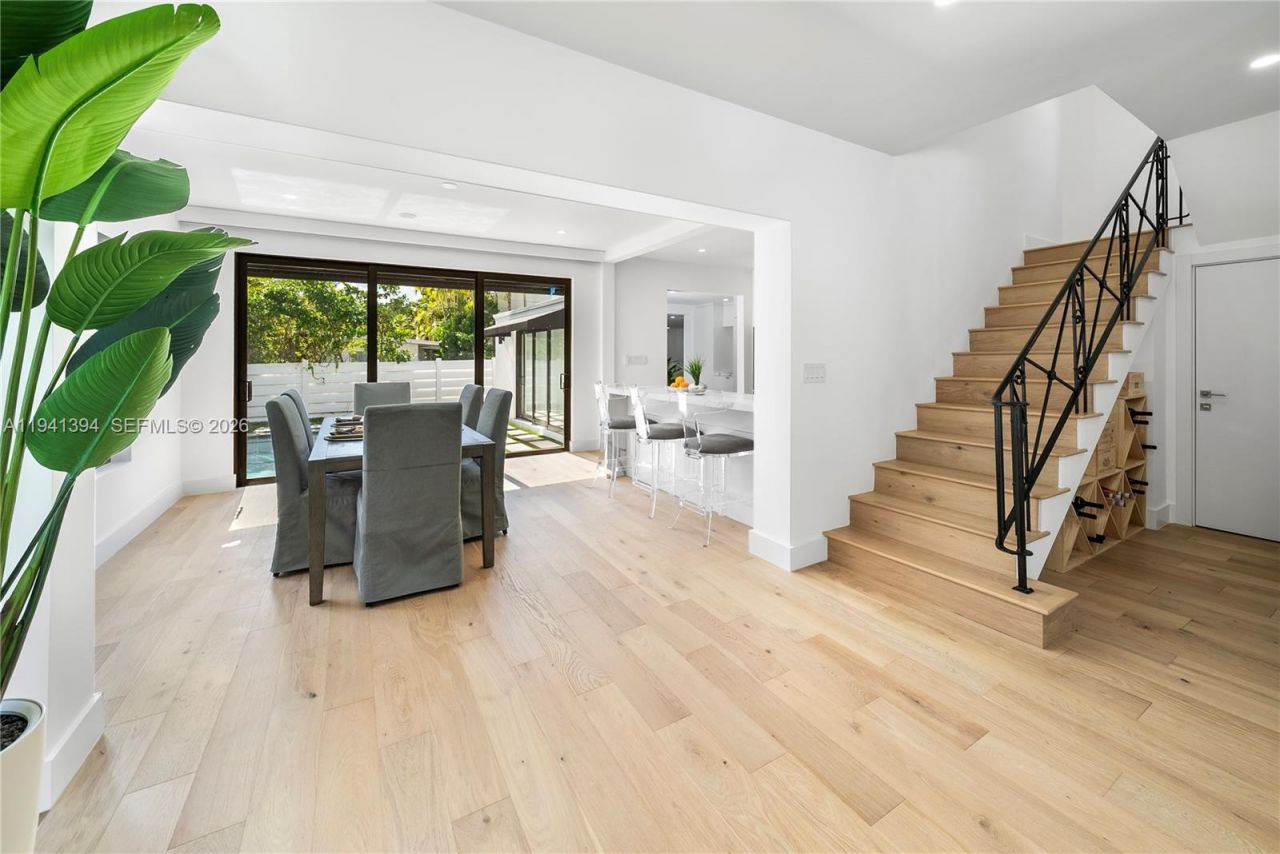 600 NE 57th St, Miami, FL 33137 Photo