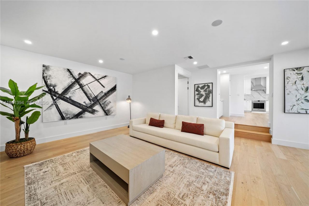 600 NE 57th St, Miami, FL 33137 Photo