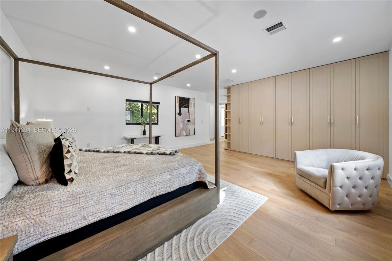 600 NE 57th St, Miami, FL 33137 Photo