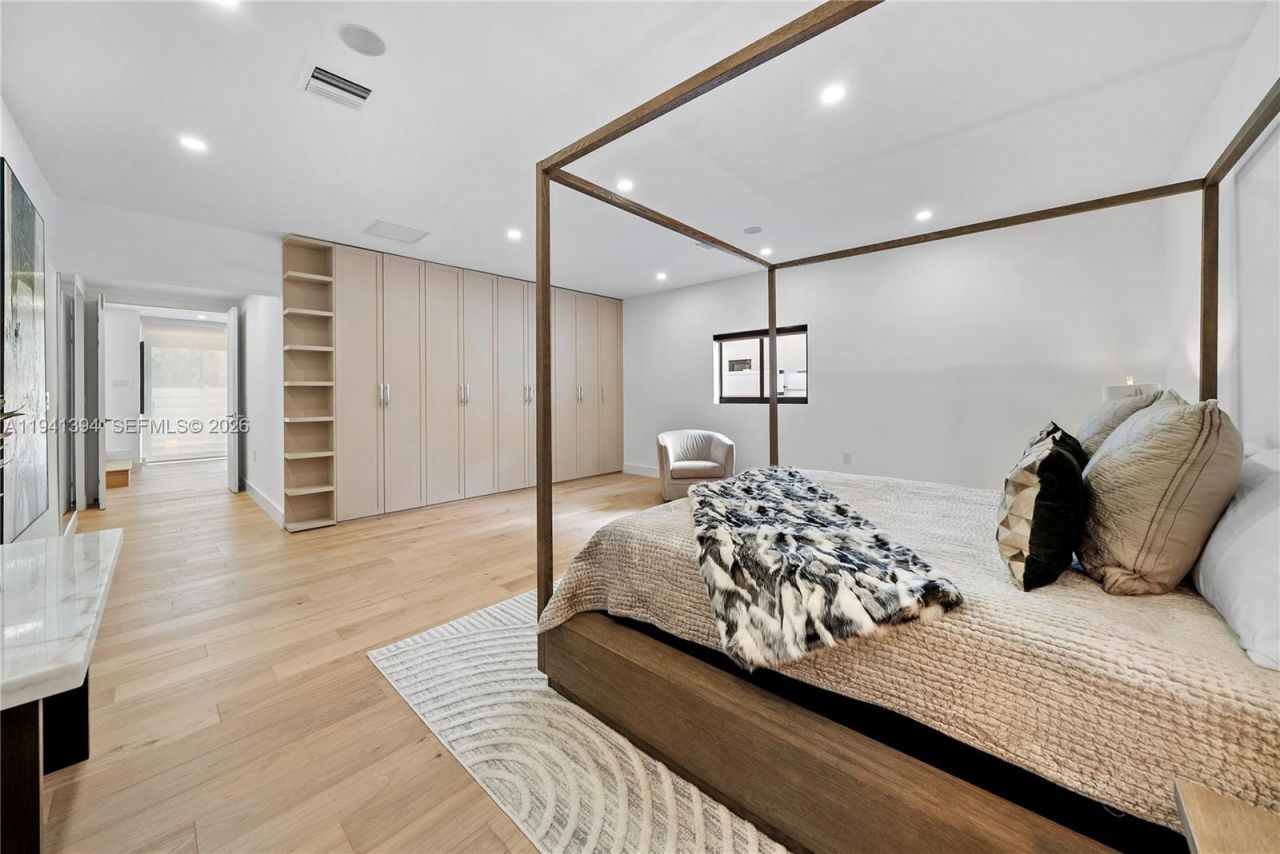 600 NE 57th St, Miami, FL 33137 Photo